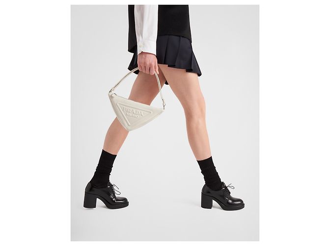 Prada-Schnürschuhe aus gebürstetem Leder mit Absatz - Ansicht 4