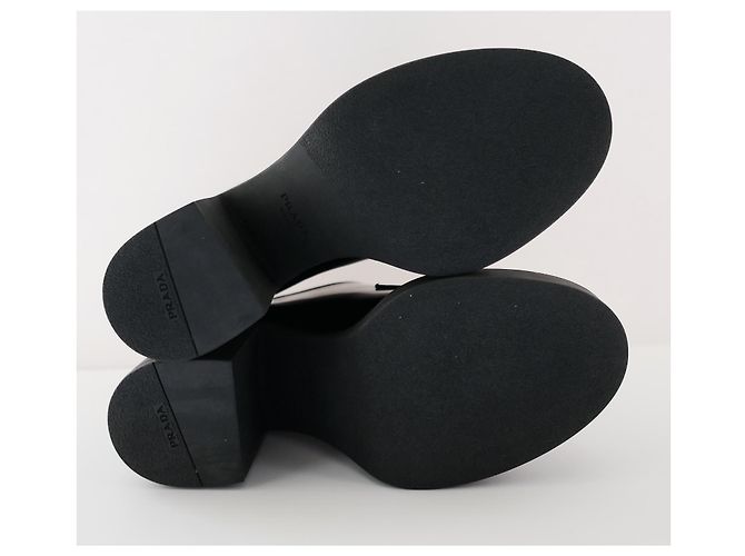 Prada-Schnürschuhe aus gebürstetem Leder mit Absatz - Ansicht 7