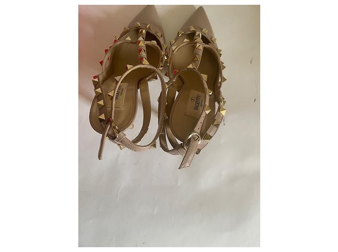 Décolleté Valentino Garavani Rockstud Caged 100 Beige Vernice 36.5 - vista 15