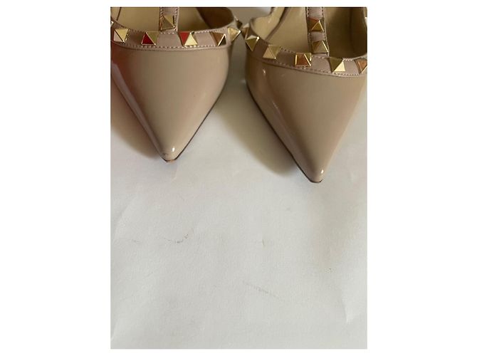 Décolleté Valentino Garavani Rockstud Caged 100 Beige Vernice 36.5 - vista 7
