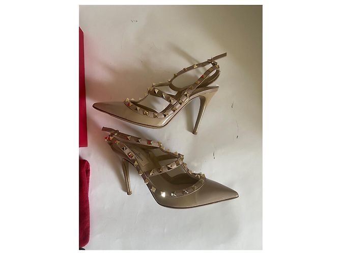 Décolleté Valentino Garavani Rockstud Caged 100 Beige Vernice 36.5 - vista 9