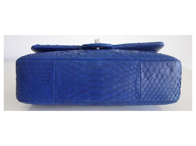 Timeless Borsa Chanel Classic in pitone blu - vista 4