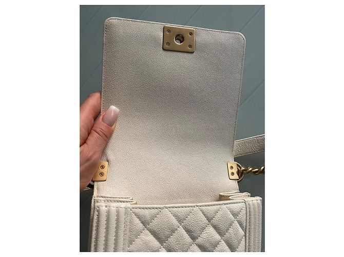 Borsa Chanel North South Boy in pelle caviar beige - vista 3