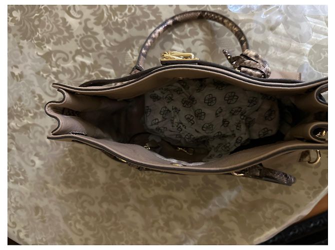 Sac à main Michael Kors en agneau couleur sable - vue 4