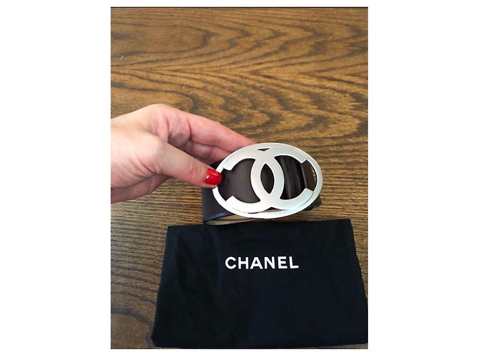 Chanel dunkelbrauner Lammledergürtel mit silberner CC-Schnalle - Ansicht 3