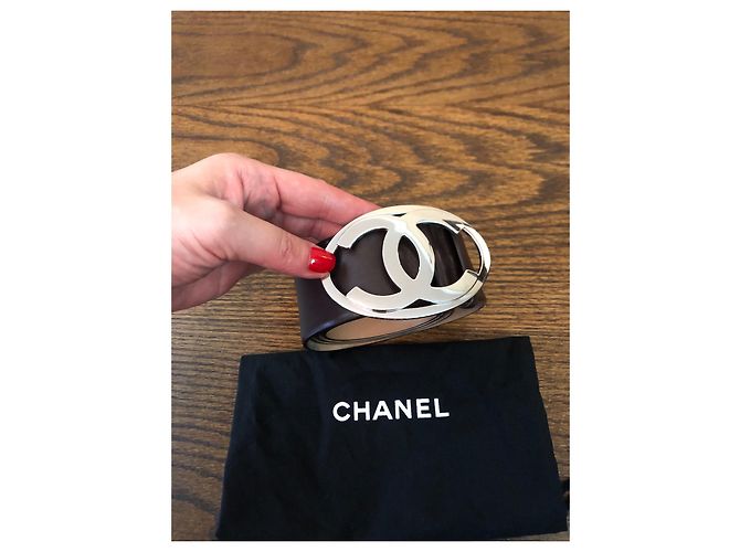 Chanel dunkelbrauner Lammledergürtel mit silberner CC-Schnalle - Ansicht 5