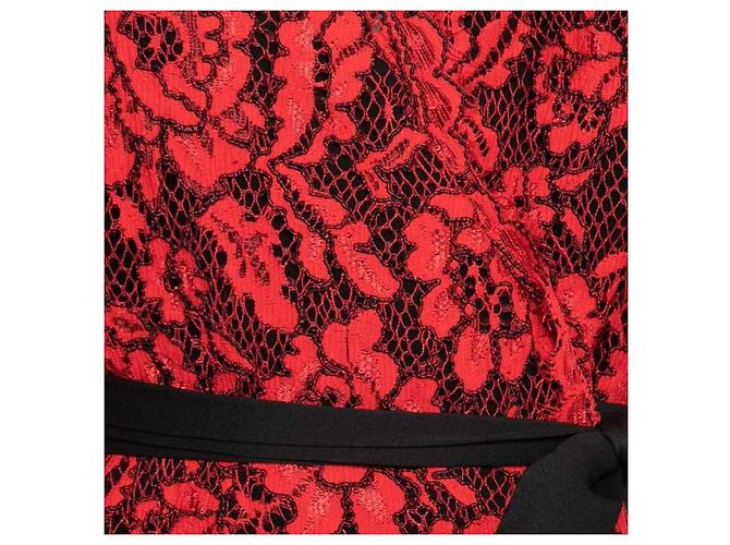 Diane Von Furstenberg DvF Julianna Vestido envelope vermelho e preto com renda - vista 7