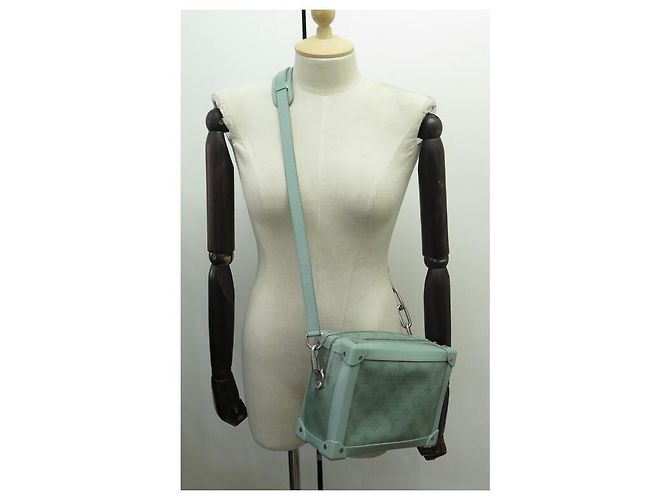 NUOVA LOUIS VUITTON SOFT TRUNK BORSA A SPALLA IN TELA E PELLE CON MONOGRAMMA Blu - vista 8
