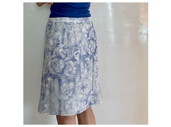 Chanel Falda de gasa de seda con estampado Camelia Blanco Azul - vista 10
