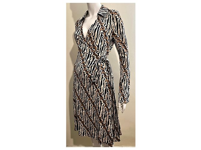 Diane Von Furstenberg DvF Vintage Jeanne Wickelkleid aus Seide Braun Schwarz Roh - Ansicht 2