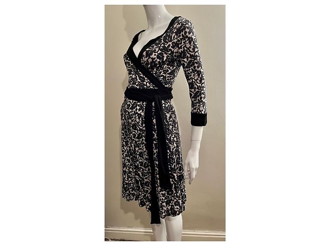 Diane Von Furstenberg DvF Vintage Taurus Wickelkleid aus Seidenjersey - Ansicht 2