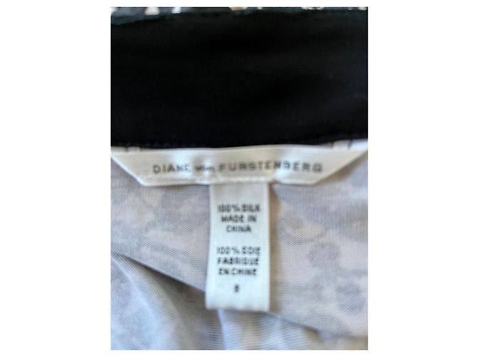 Diane Von Furstenberg DvF Vintage Taurus Wickelkleid aus Seidenjersey - Ansicht 5
