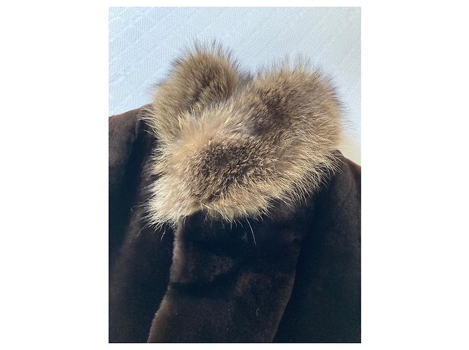 Autre Marque Abrigo sin mangas de castor afeitado y cuello de castor de pelo largo marrón oscuro - vista 3