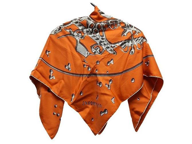 Carré Hermès 100% Soie - Couleur Orange Vif Argent - Modèle Carre 90 - Neuf Avec étiquettes