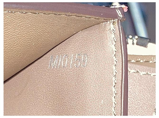 Louis Vuitton Capucines XS Geldbörse Rosa Taurillon Leder Pink - Ansicht 3