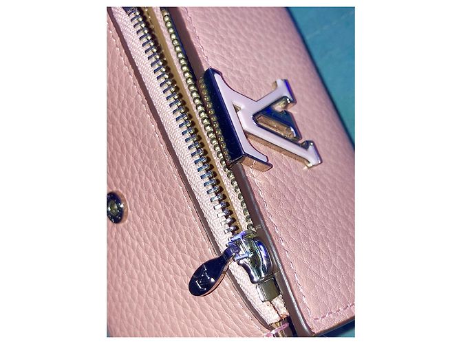 Louis Vuitton Capucines XS Geldbörse Rosa Taurillon Leder Pink - Ansicht 5