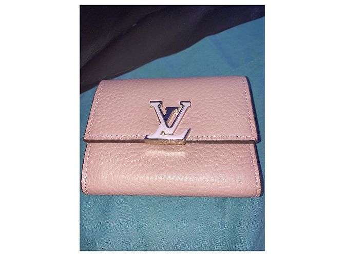 Louis Vuitton Capucines XS Geldbörse Rosa Taurillon Leder Pink - Ansicht 8