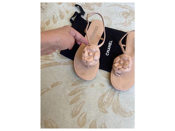Sandali Chanel Camellia rosa in pelle - vista 2