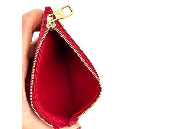 Louis Vuitton Cartera Compacta Capucines Piel Roja - vista 5