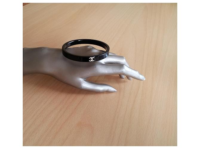 Bracciale Chanel con logo CC nero - vista 2