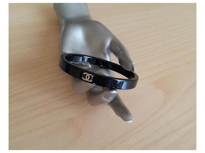 Bracciale Chanel con logo CC nero - vista 4