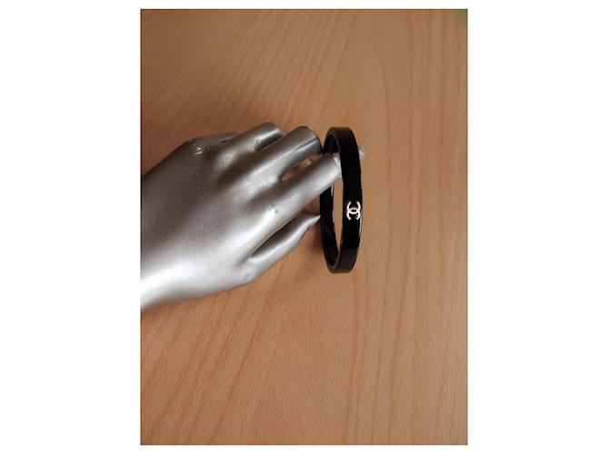 Bracciale Chanel con logo CC nero - vista 5