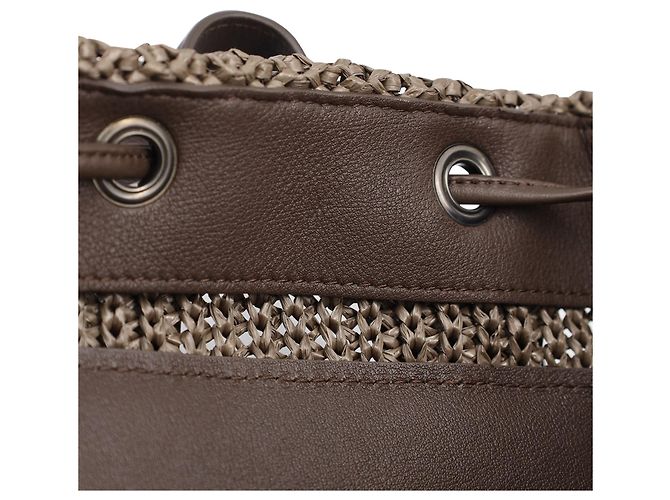 Brunello Cucinelli Mochila de paja entretejida en rafia marrón - vista 9