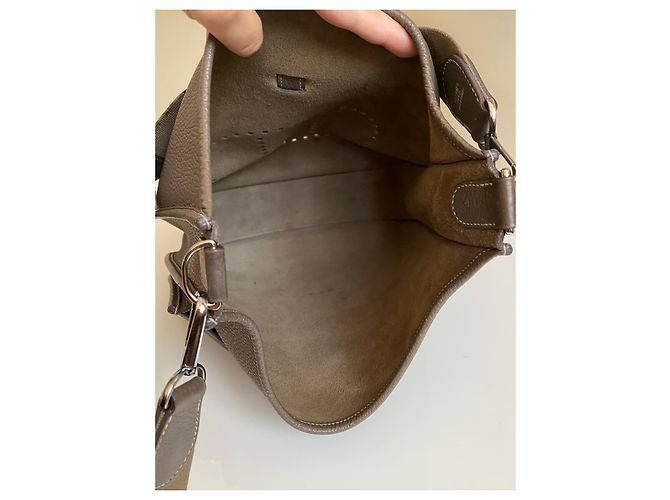 Borsa Hermès Evelyne Etoupe in pelle Togo GM Grigio - vista 10