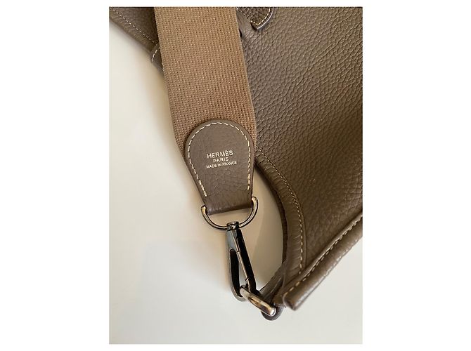 Borsa Hermès Evelyne Etoupe in pelle Togo GM Grigio - vista 13