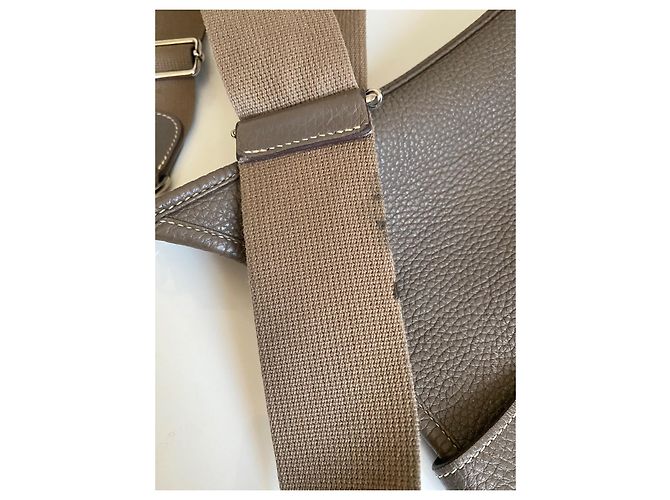 Borsa Hermès Evelyne Etoupe in pelle Togo GM Grigio - vista 14