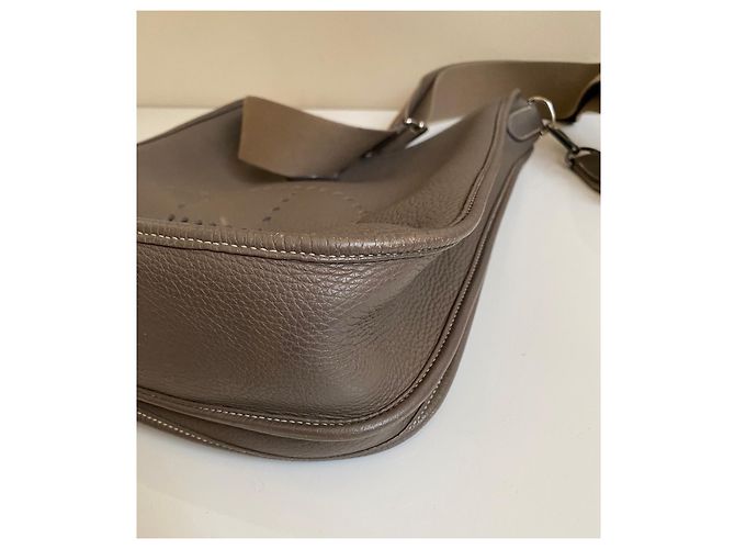 Borsa Hermès Evelyne Etoupe in pelle Togo GM Grigio - vista 7