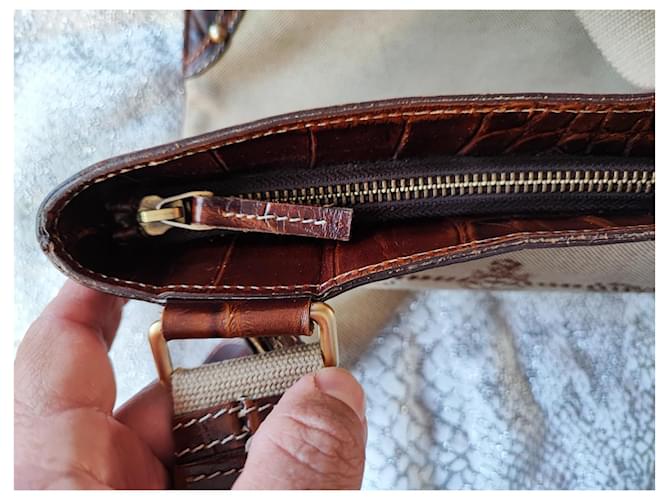 Borsa a tracolla Prada beige in pelliccia e tweed - vista 3