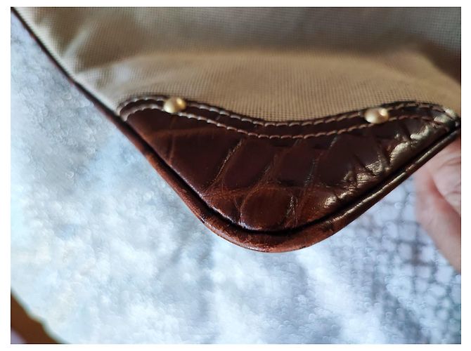 Borsa a tracolla Prada beige in pelliccia e tweed - vista 6