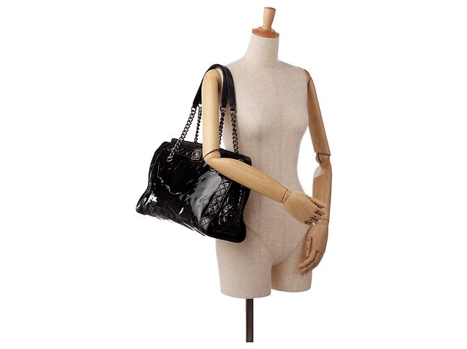 Chanel Black Patent Boy Reverso Shopping Tote Nero - vista 13