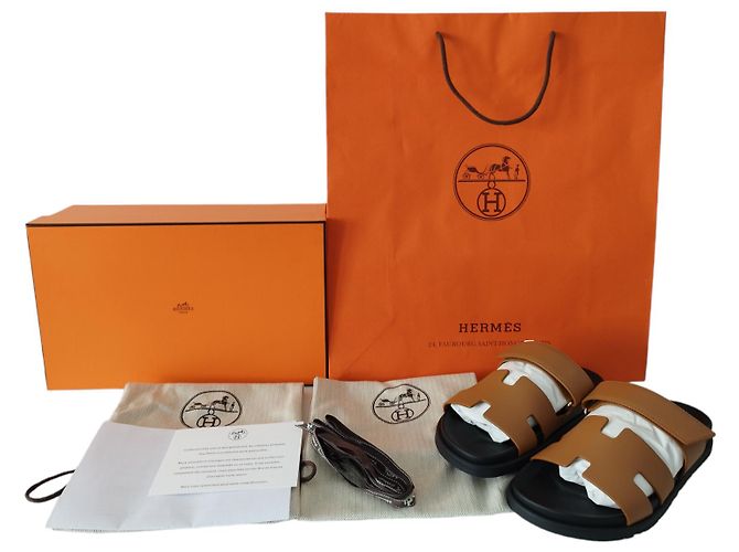 Hermès Sandali Hermes Chypre in pelle marrone naturale e suola nera Nero - vista 3