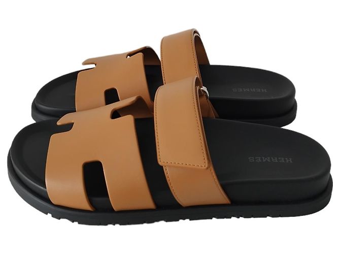 Hermès Sandali Hermes Chypre in pelle marrone naturale e suola nera Nero - vista 5