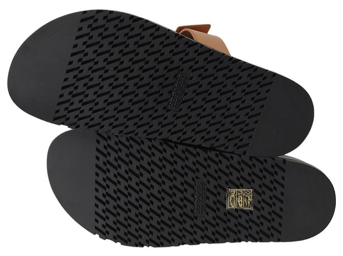 Hermès Sandali Hermes Chypre in pelle marrone naturale e suola nera Nero - vista 9