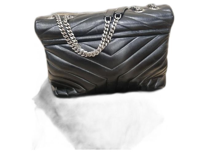 Yves Saint Laurent Loulou Borsa a Tracolla in Pelle di Agnello Nera - vista 2