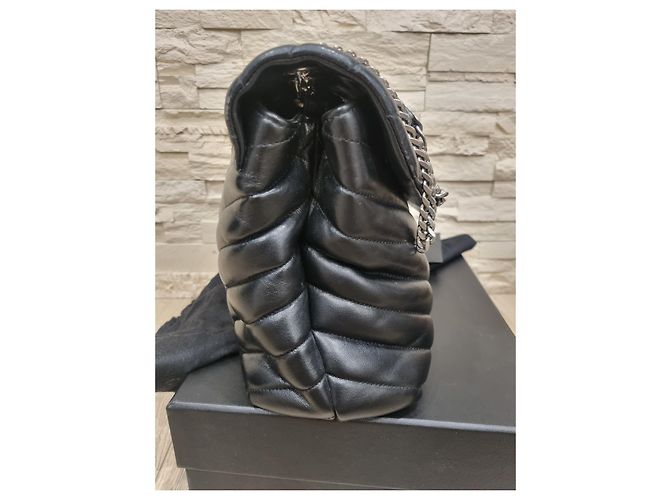 Yves Saint Laurent Loulou Borsa a Tracolla in Pelle di Agnello Nera - vista 7