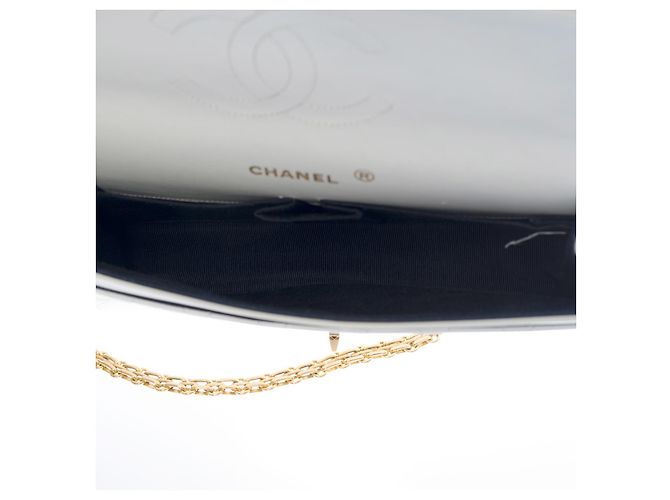 Mademoiselle Sac Chanel Timeless/Classico in Pelle Bianca - 1212511990 Bianco - vista 6
