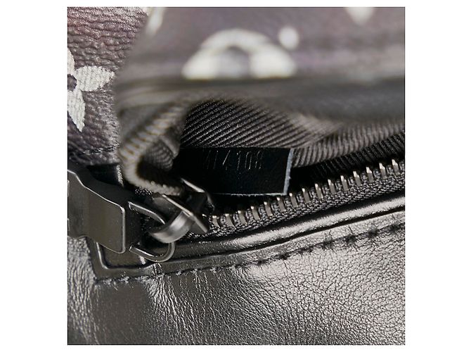 Bumbag Riñonera Galaxy Discovery Monograma Negra Louis Vuitton Negro - vista 7
