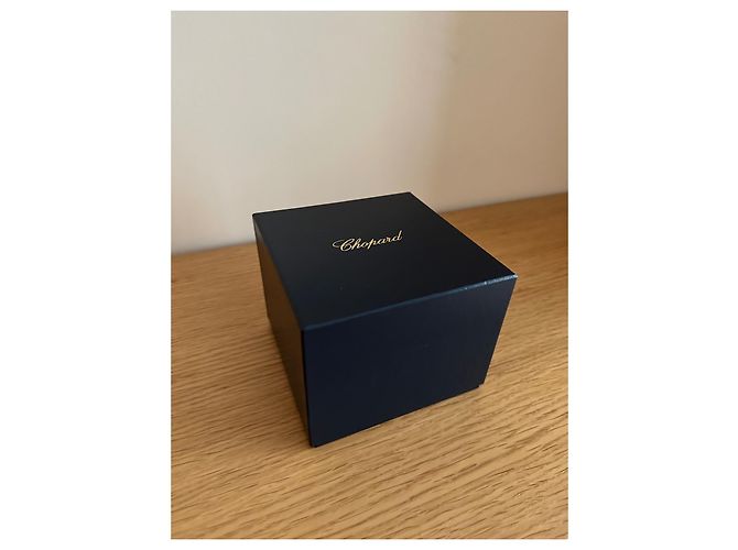Orecchini Chopard Happy Diamonds Icons Quadrati Oro Bianco e Diamanti - vista 10