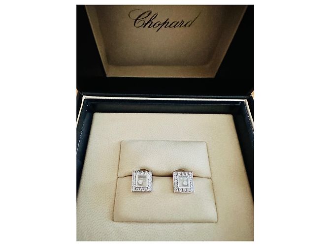 Orecchini Chopard Happy Diamonds Icons Quadrati Oro Bianco e Diamanti - vista 5
