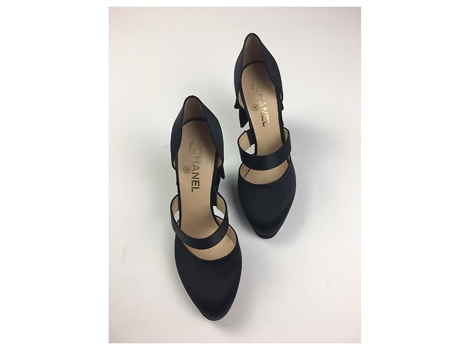 Cambon Chanel Décolleté in raso con fiocchi Nero - vista 10