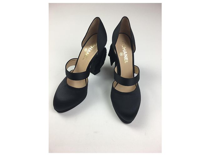 Cambon Chanel Décolleté in raso con fiocchi Nero - vista 4