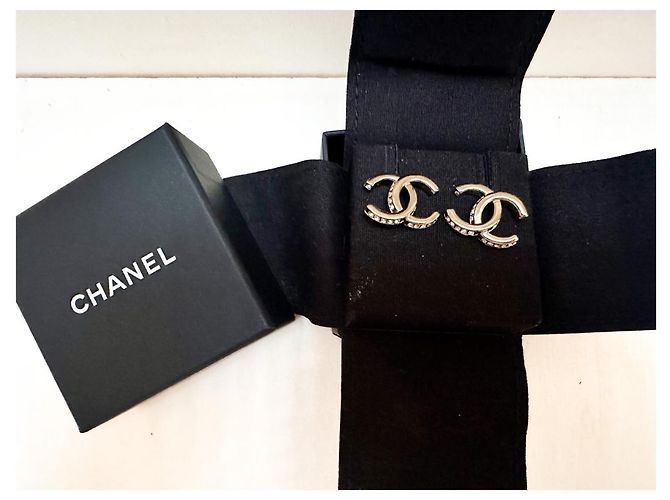 Chanel Grandi orecchini CC con strass logo Gold hardware - vista 5