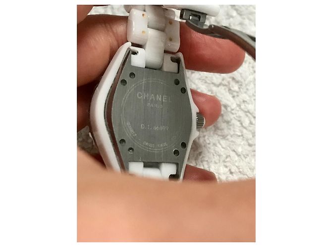 Chanel J12 Uhr Keramik Weiß mit Diamanten - Ansicht 3