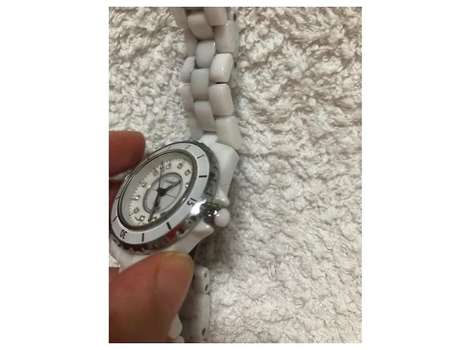 Chanel J12 Uhr Keramik Weiß mit Diamanten - Ansicht 4