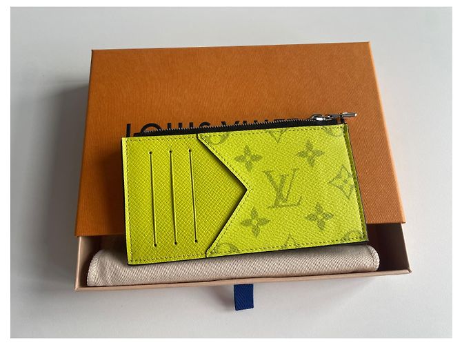 Tarjetero Louis Vuitton de piel amarillo - vista 4