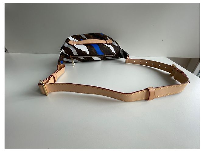 Bumbag Louis Vuitton Marsupio LV x League of Legends Marrone - vista 6